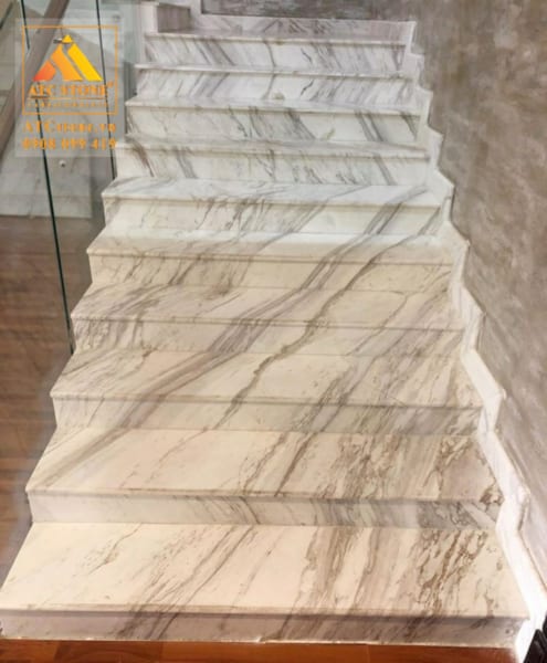 Hình ảnh cầu thang đá hoa cương sang trong, đẹp