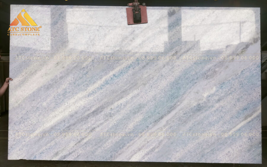 DA-QUARTZ-CRYSTAL-BLUE