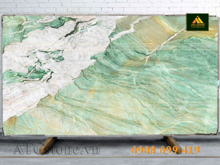 DA-QUARTZ-FUCHSITE-CRYSTALL