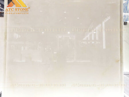 DA-ONYX-SNOW-WHITE