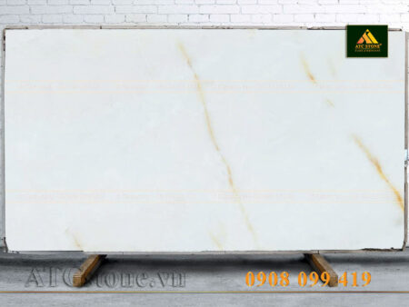 DA-ONYX-SNOW-WHITE